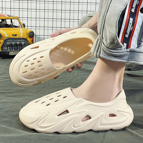 Men Casual Simple Hollow Out Breathable Outdoor Sandals